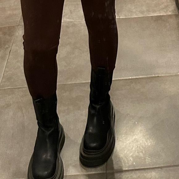 Bottega Veneta women’s tire boot - Picture 6 of 6